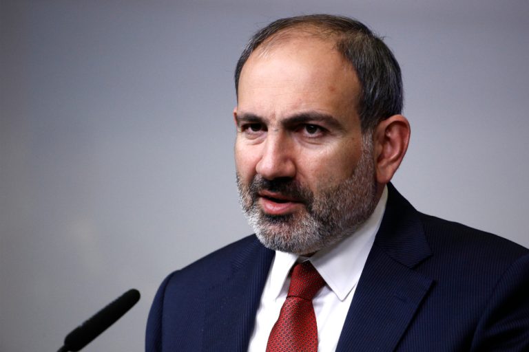 Armenia: Il primo ministro Nikol Pashinyan, ha denunciato un tentativo di colpo di stato militare dopo che 40 alti ufficiali dell’esercito avevano chiesto le sue dimissioni