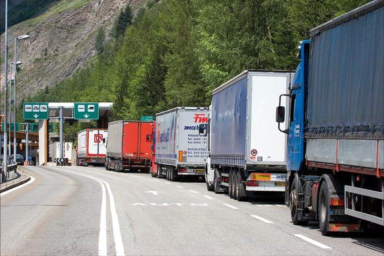 Brennero: oggi meno criticità per l’obbligo del tampone rapido per i camionisti