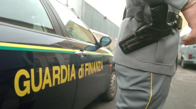 Torre Annunziata (Napoli), sequestrati 166mila euro di reddito di cittadinanza a due donne legate ai clan camorristici