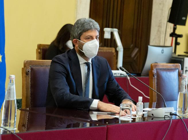 Ddl Zan, per il presidente della Camera Fico “Il Parlamento è assolutamente sovrano, non accettiamo ingerenze”