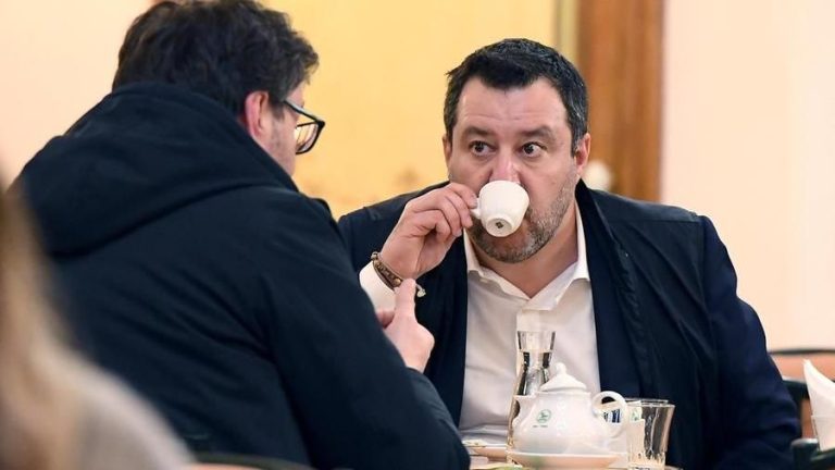 Crisi di governo, per Matteo Salvini: “gli altri fanno i capricci, noi abbiamo buttato il cuore oltre l’ostacolo”