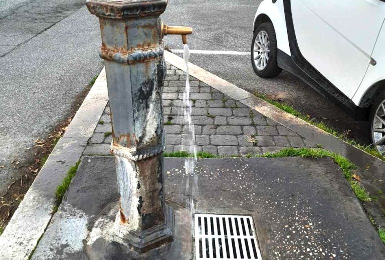 Lamentele a Ladispoli: fontanelle rotte e l’acqua si spreca