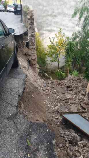 Pellezzano (Salerno), frana di vaste dimensioni distrugge una casa: nessun ferito