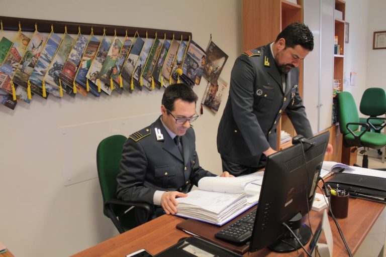 Frosinone, blitz della Finanza: 17 arresti per reati fiscali, frode e riciclaggio