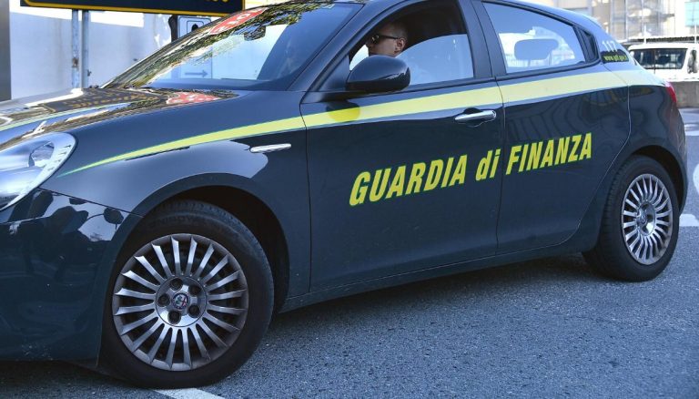 Gioia Tauro, maxi sequestro di cocaina: 1,3 tonnellate di polvere bianca