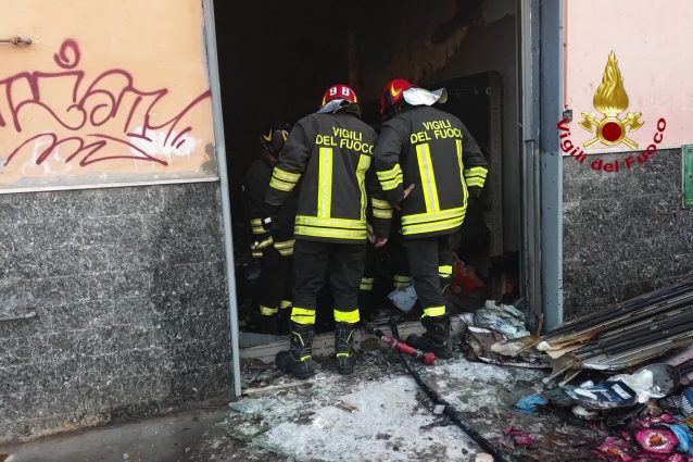 Napoli, incendio in un appartamento del quartiere Fuorigrotta: morte due persone