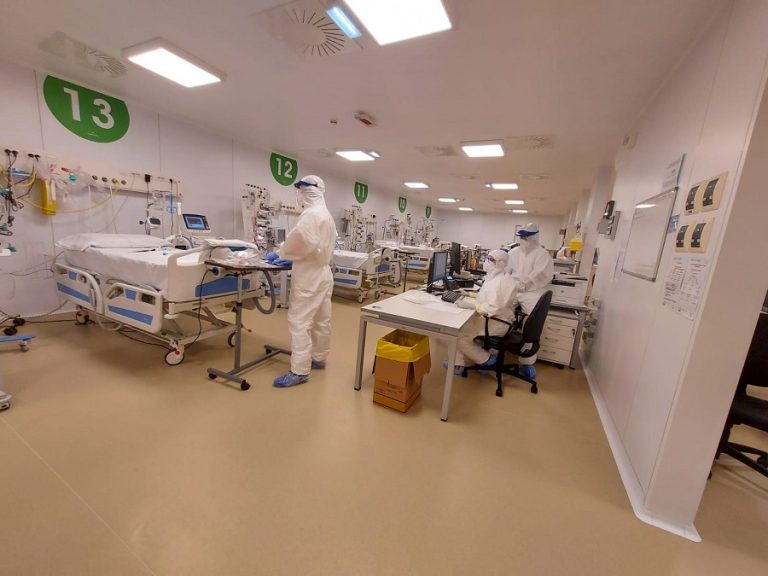 Coronavirus, all’ospedale Fiera di Milano al via la seconda dose di vaccini anti Covid