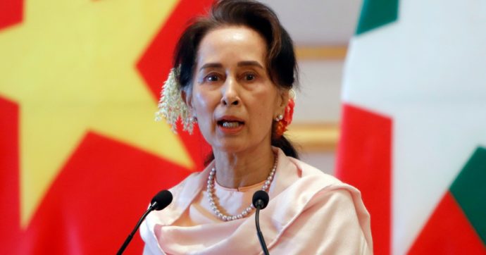 Golpe in Birmania, Suu Kyi rischia due anni di carcere per possesso illegale di walkie-talkie