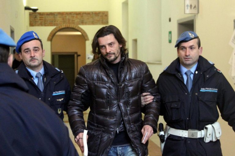 Parma, l’ex calciatore Luigi Sartor arrestato per il possesso di 106 piante di marijuana