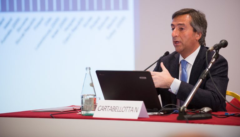 Covid, report della Fondazione Gimbe: “La curva dei contagi da Covid in Italia punta in alto, i casi sono cresciuti del 36% in 7 giorni”