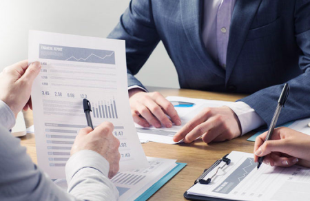 Effetto pandemia, record di affari per i consulenti finanziari nel 2020: +5,7 miliardi di euro