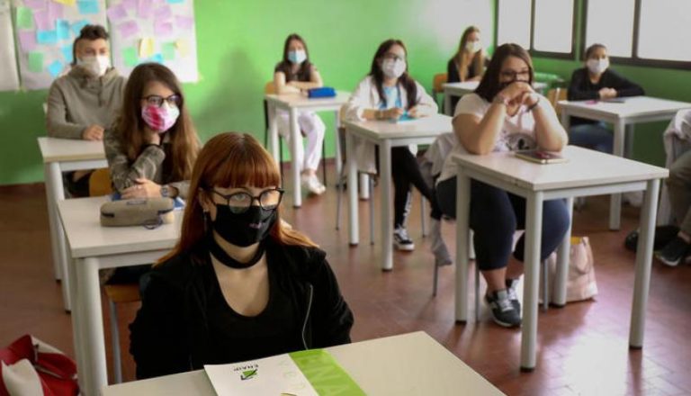 Coronavirus, con le regioni in giallo tornano a scuola 8 milioni di studenti