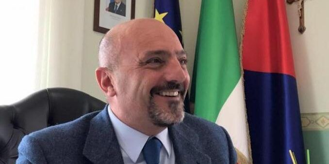 Crotone, alla sbarra l’ex sindaco Ugo Pugliese per abuso d’ufficio