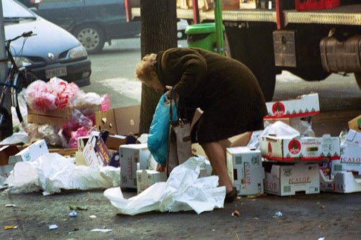 Report Eurostat: sono oltre 15 milioni gli italiani a rischio povertà