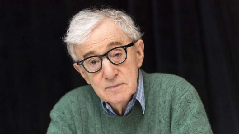 Usa, nuovo ‘esplosivo’ documentario della Hbo che accusa Woody Allen di abusi sessuali nei confronti della figlia Dylan Farrow