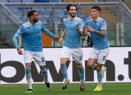 Calcio, la Lazio batte il Crotone 3 a 2