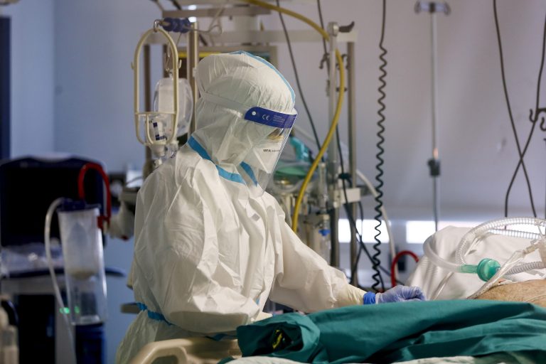 Coronavirus, a Brescia un paziente di 77 anni è in terapia intensiva da 118 giorni