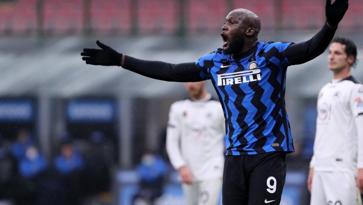 Calcio, l’Inter batte l’Atalanta e mantiene le distanze dal Milan