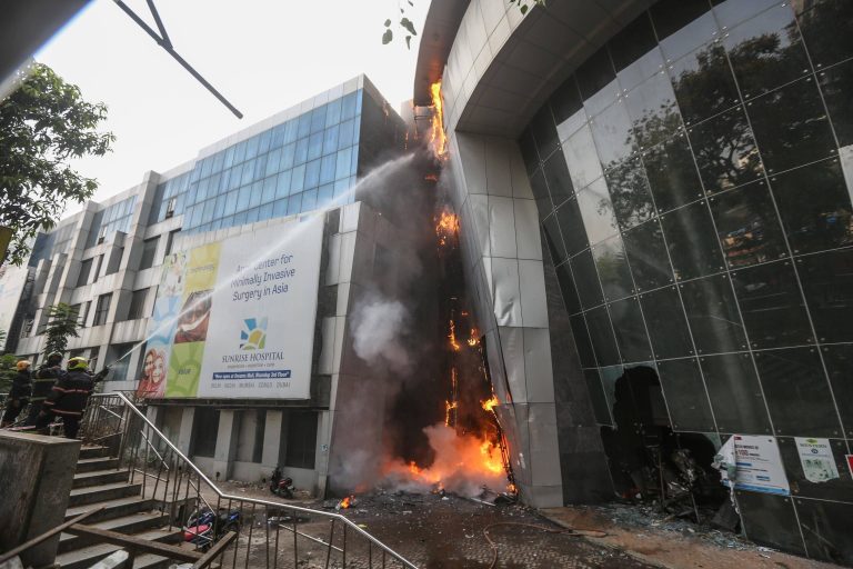 India, incendio in un ospedale Covid a Mumbai: almeno 10 le vittime