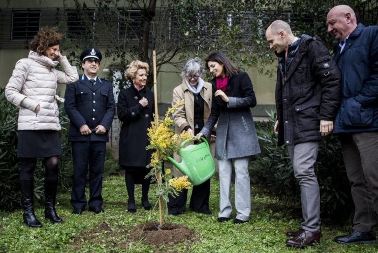 8 marzo, parla la sindaca Virginia Raggi: “Serve un profondo cambiamento culturale e riflettere a tutti i livelli”