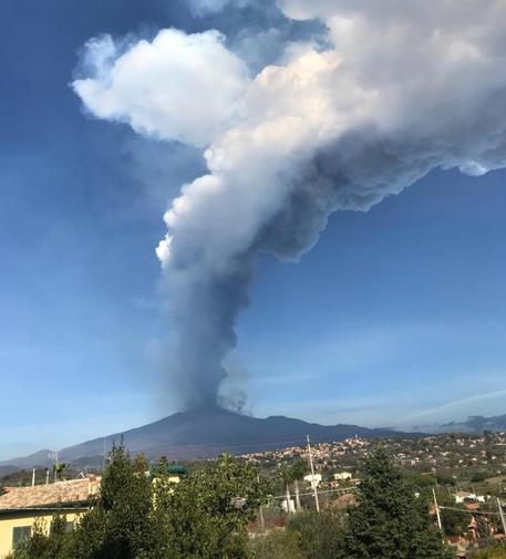 Etna, nuova attività eruttiva del cratere Sud Est