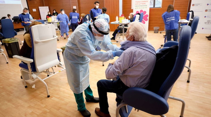 Coronavirus, nel Lazio superata la soglia di un milione di persone vaccinate