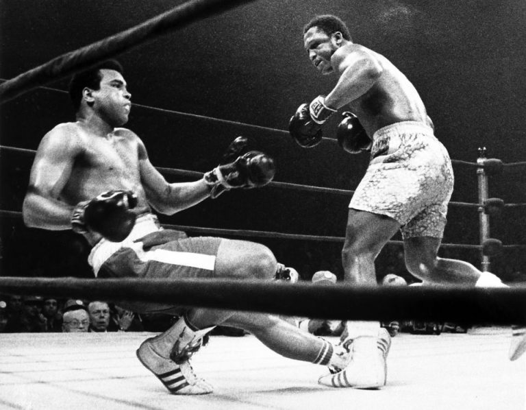 Sport, cinquant’anni fa il mondò fu rapito dalla leggendaria sfida tra Joe Frazier e Muhammad Alì: “The fight of the century”