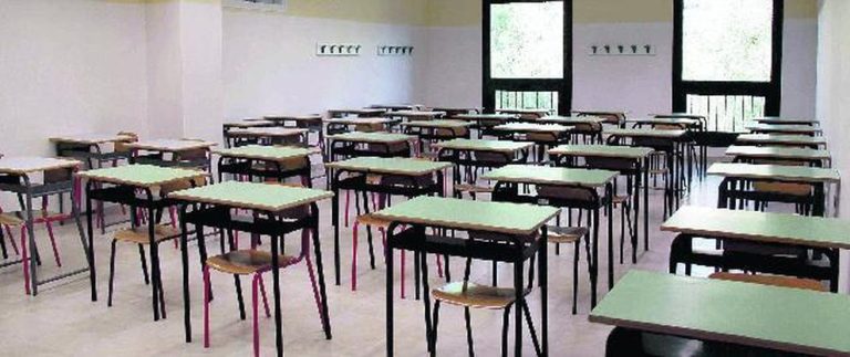 Scuola, la promessa del ministro Bianchi: “Gli studenti torneranno alle lezioni in presenza il prima possibile”
