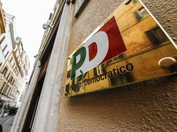 Caos Pd, spunta l’ipotesi di un congresso on line