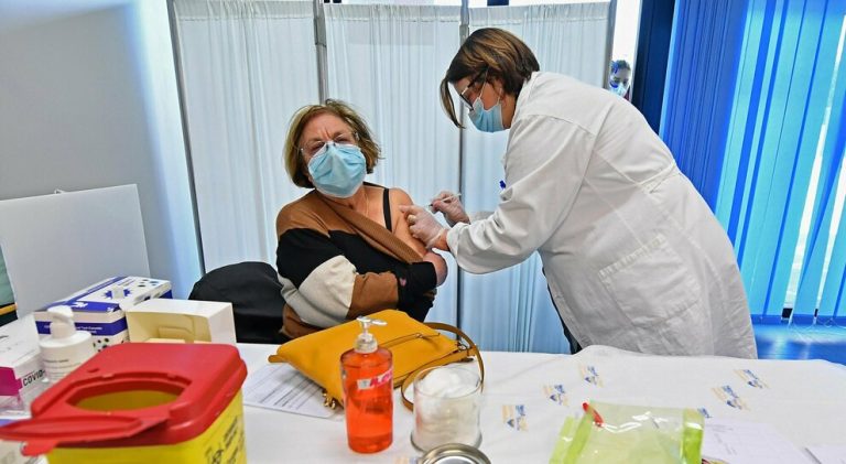 Coronavirus, nel Lazio la prima dose di vaccino è stata somministrata al 22,5% della popolazione (1.327.500)