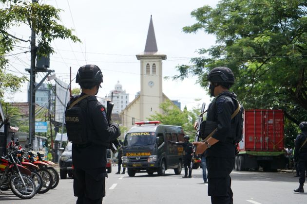 Indonesia, attentato kamikaze fuori la cattedrale cattolica di Makassar: 14 persone ferite