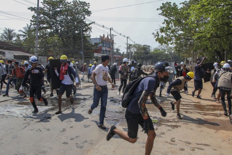 Birmania, una bambina di sette anni è stata uccisa dalle forze di sicurezza a Mandalay