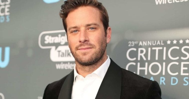 Hollywood, l’attore Armie Hammer (Chiamami con il tuo nome) estromesso da un altro film per le accuse di molestie sessuali