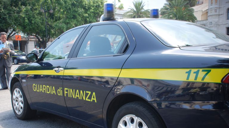 Blitz della Finanza a Fiumicino: sequestrati beni per oltre un milione di euro a quattro persone