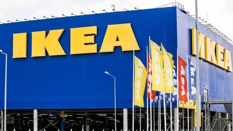 Francia: è iniziato  il processo alla filiale francese di Ikea, accusata di aver messo in piedi un sistema di sorveglianza illegale dei suoi dipendenti