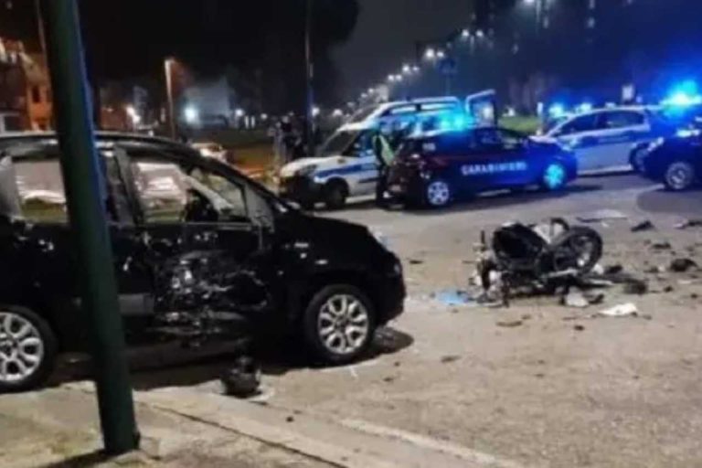 Napoli, tragico incidente stradale a Scampia: morte due persone