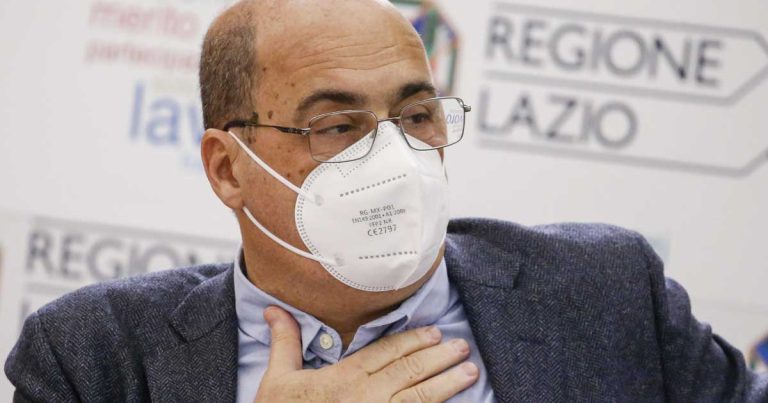 Covid, il presidente Zingaretti invita a valutare l’obbligo della mascherina all’aperto