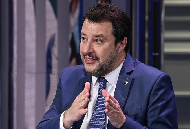 Omofobia, l’annuncio di Matteo Salvini: “Presenteremo domani la nostra proposta di legge, che è composta di soli tre articoli”