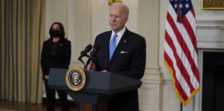 Usa, il presidente Biden lancia un’asta record per le licenze di trivellazione nel golfo del Messico