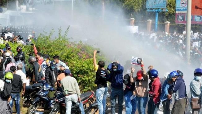 Birmania, sei manifestanti uccisi durante alcune manifestazioni