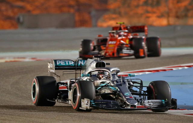 Formula 1, al Gp in Bahrain vince Hamilton. Sesto posto per la Ferrari di Leclerc