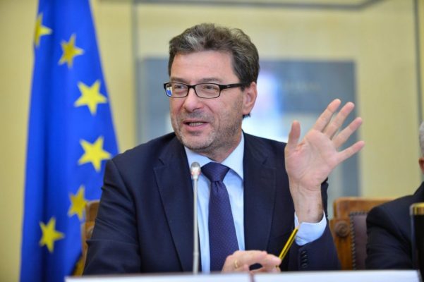 Alitalia, parla il ministro Giorgetti: “C’è tutta l’intenzione di compiere il passaggio e far nascere la nuova Ita entro l’estate”