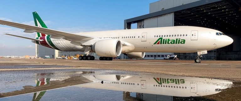 Ex Alitalia, revisione del piano industriale con un taglio degli aerei e del personale