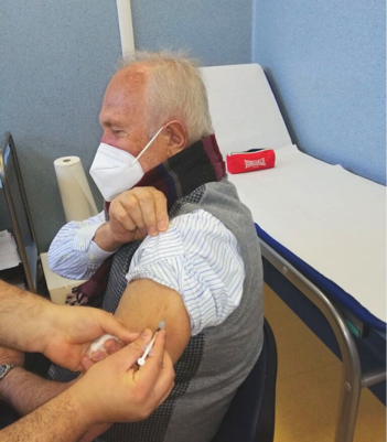 Coronavirus: il sindaco di Fiumicino Esterino Montino si è vaccinato