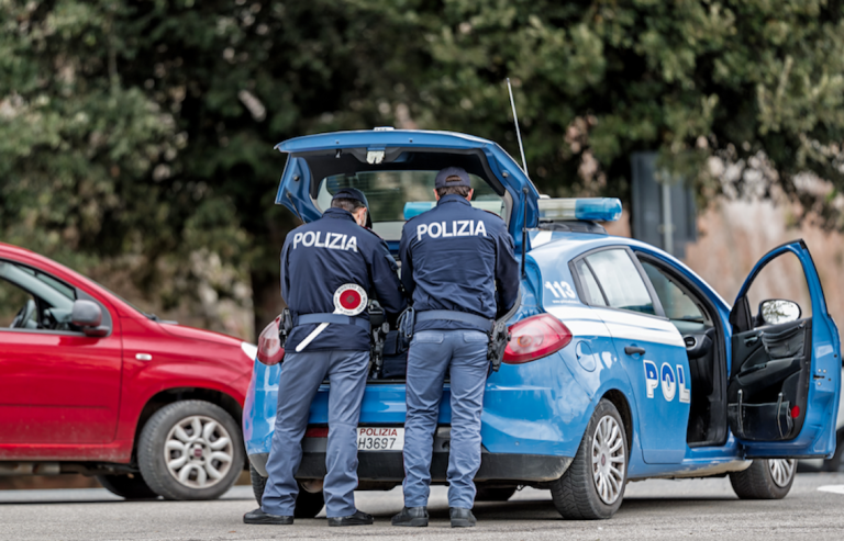 Maxi rissa a Fiumicino: 19enne accoltellato. L’appuntamento sui social