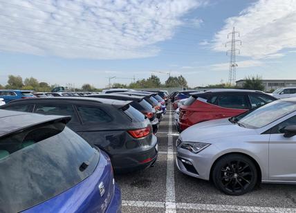 Crollo delle vendite della auto nel mese di febbraio (20,3%)