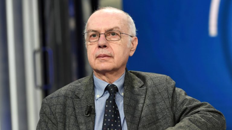 Coronavirus, l’ottimismo del professor Rezza: “Dopo Pasqua si comincerà a respirare”