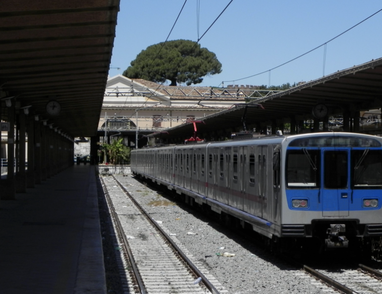 Roma Capitale e Regione Lazio hanno firmato l’accordo di collaborazione per il potenziamento della linea ferroviaria per Ostia