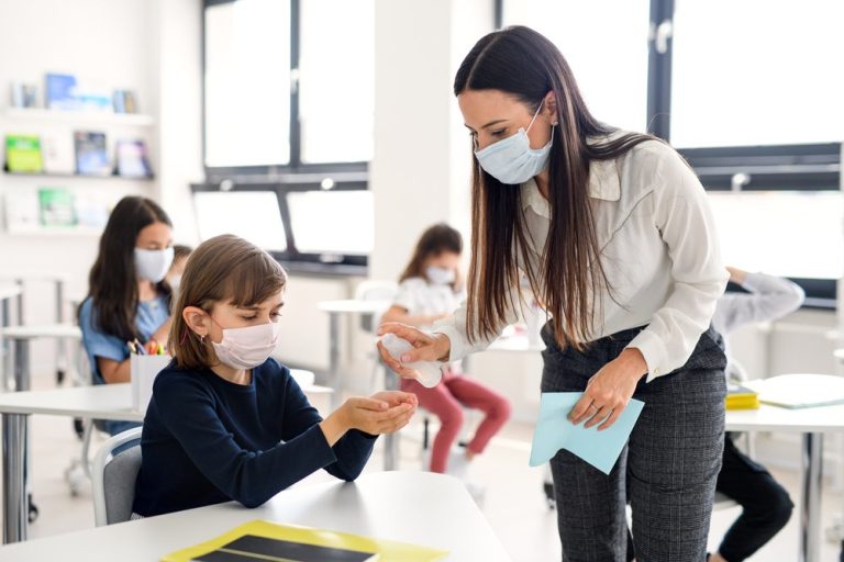 Riapertura delle scuole dopo Pasqua anche nelle zone rosse