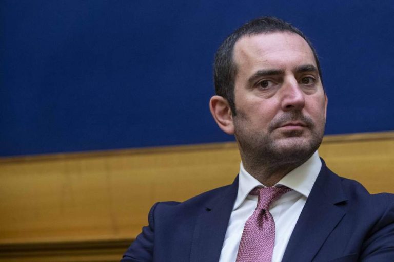 L’ex ministro Vincenzo Spadafora non esclude la possibilità di candidarsi a sindaco di Napoli